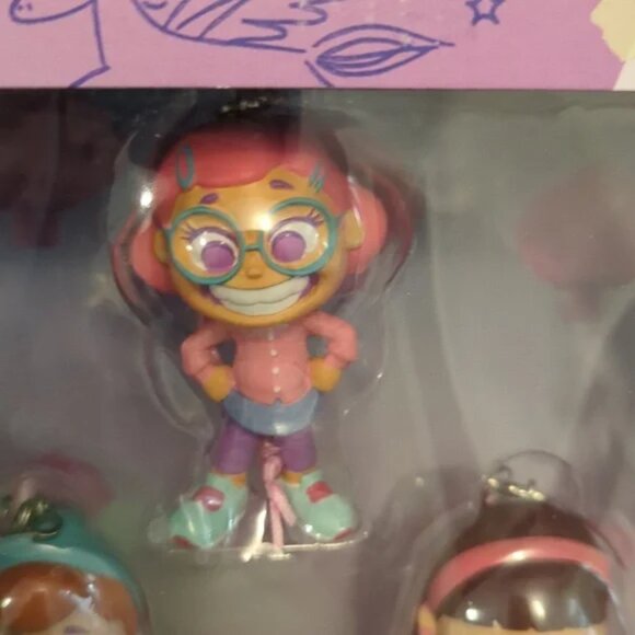 Disney Parks Turning Red Ornament Set Brand New - Picture 3 of 11